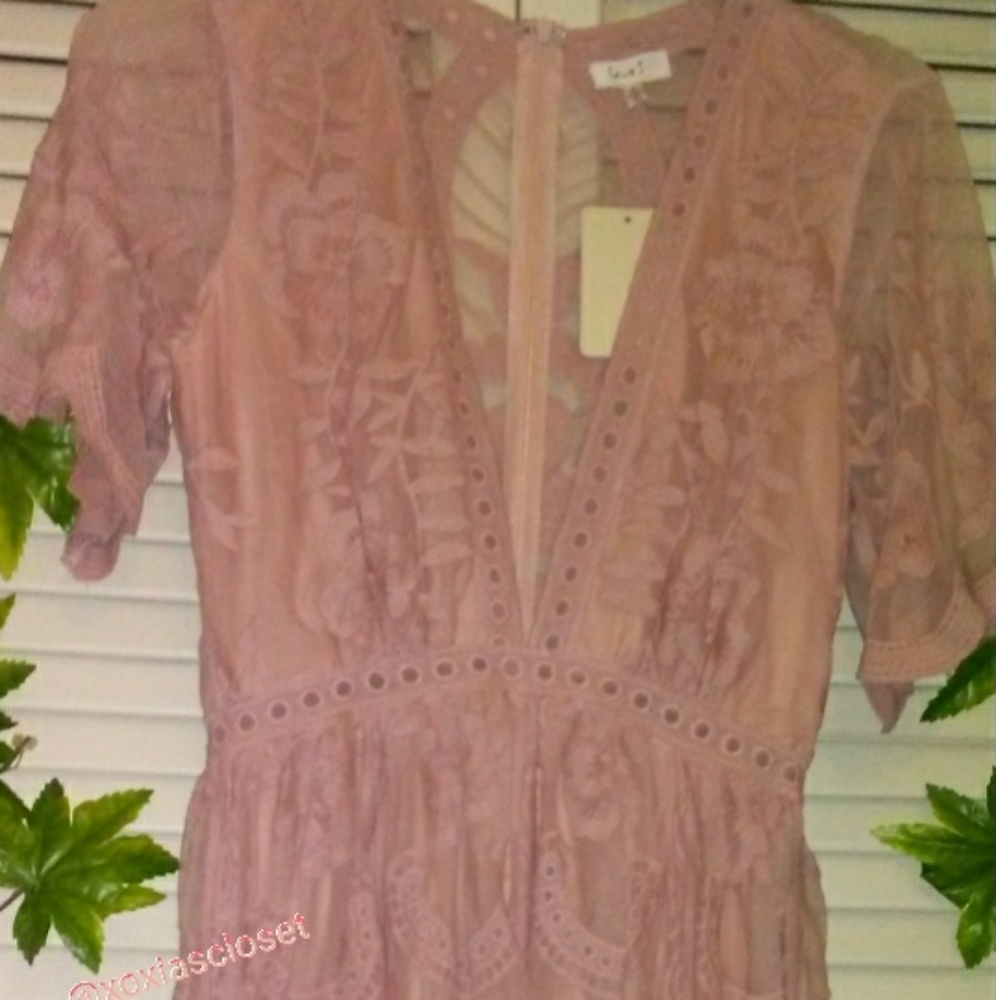 Lace gown Rose